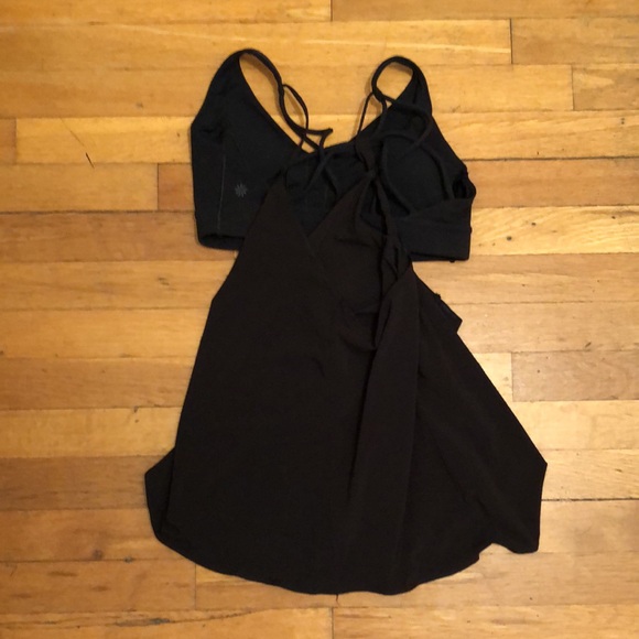 Athleta The Solace Support Tank Top in Black, size Small - Picture 10 of 11